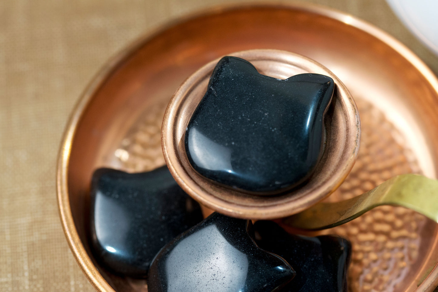 Black Obsidian | Puffy Cats