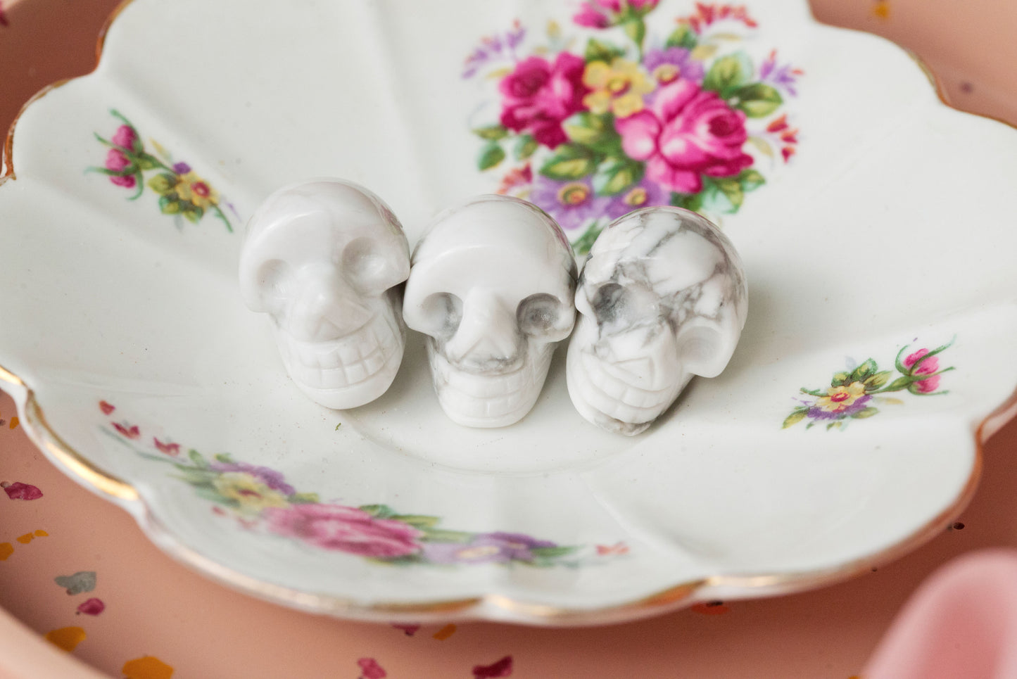 Howlite Mini Skulls